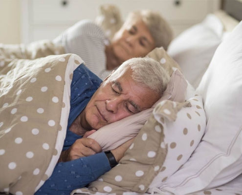 apnea sonno anziani como
