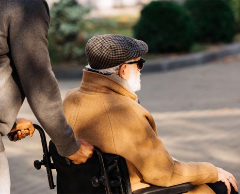 cosa significa anziano non autosufficiente como